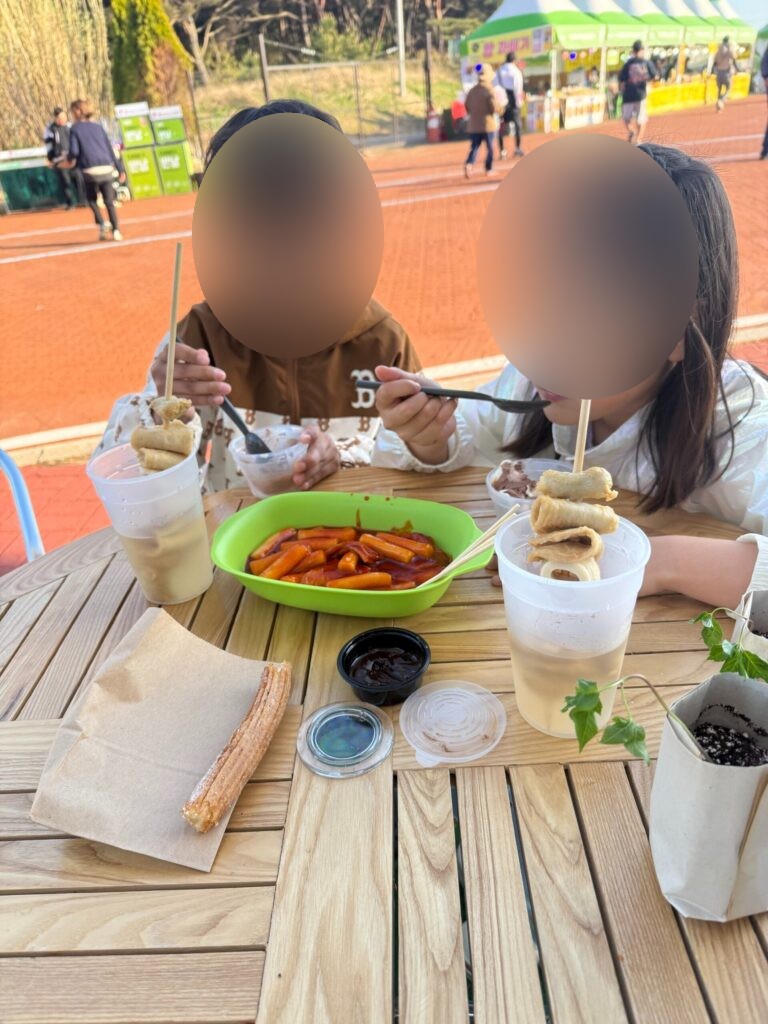 Korean festival food tteokbokki kkwabaegi at Taean Horticultural Therapy Expo